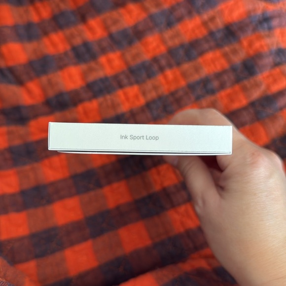 NIB sealed Apple Ink Sport Loop series 10, 46mm - Picture 5 of 5